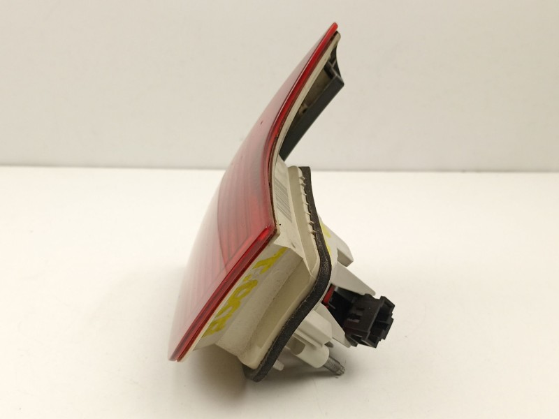 Recambio de piloto porton derecho para audi a4 b7 (8ec) 2.0 tfsi referencia OEM IAM 8E5945094  