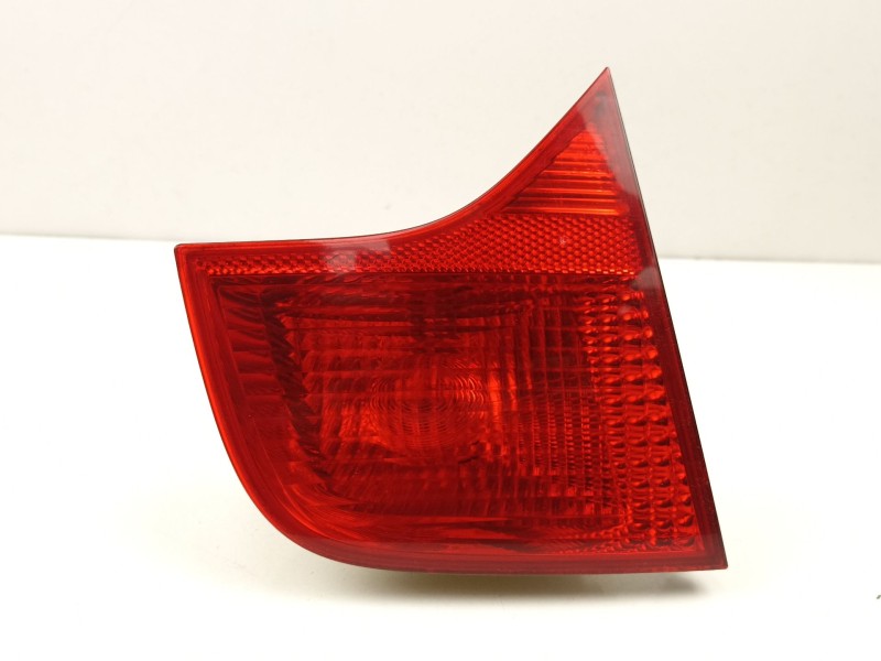 Recambio de piloto porton izquierdo para audi a4 b7 (8ec) 2.0 tfsi referencia OEM IAM 8E5945093  