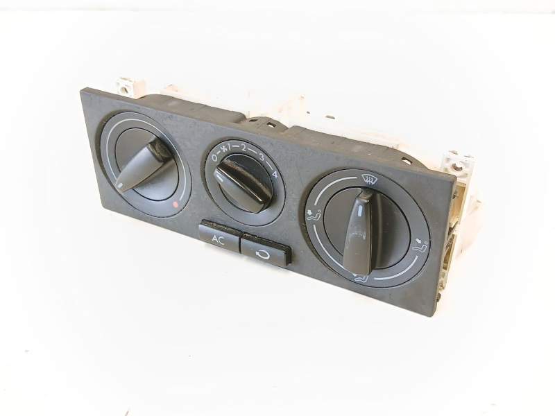 Recambio de mandos calefaccion aire para volkswagen golf iv (1j1) 1.6 16v referencia OEM IAM 1J0820045F  