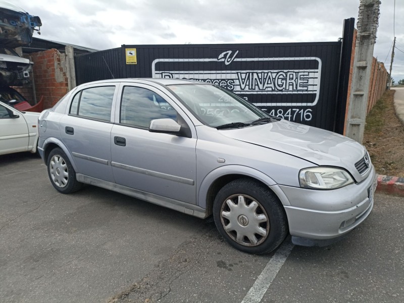 opel astra g hatchback (t98) del año 2000