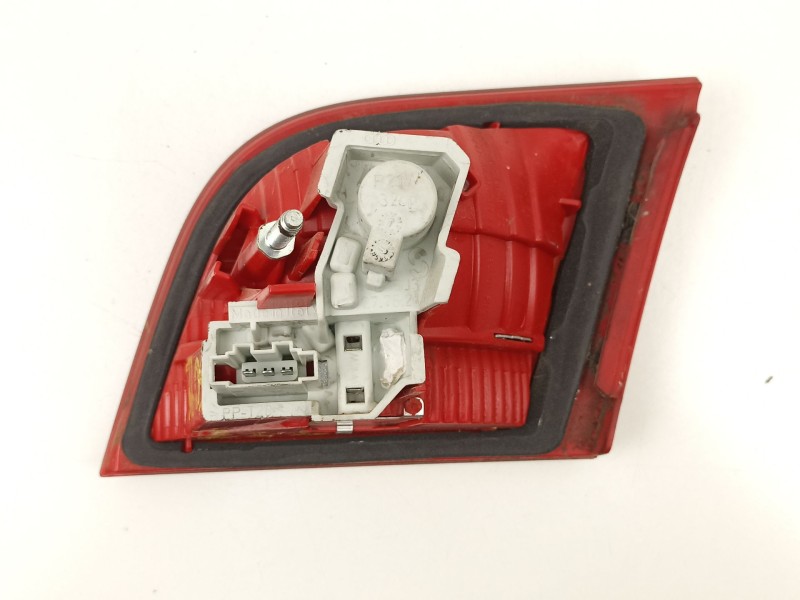 Recambio de piloto porton izquierdo para audi a3 1.9 tdi ranchera(105 cv) referencia OEM IAM 8P494509312S  