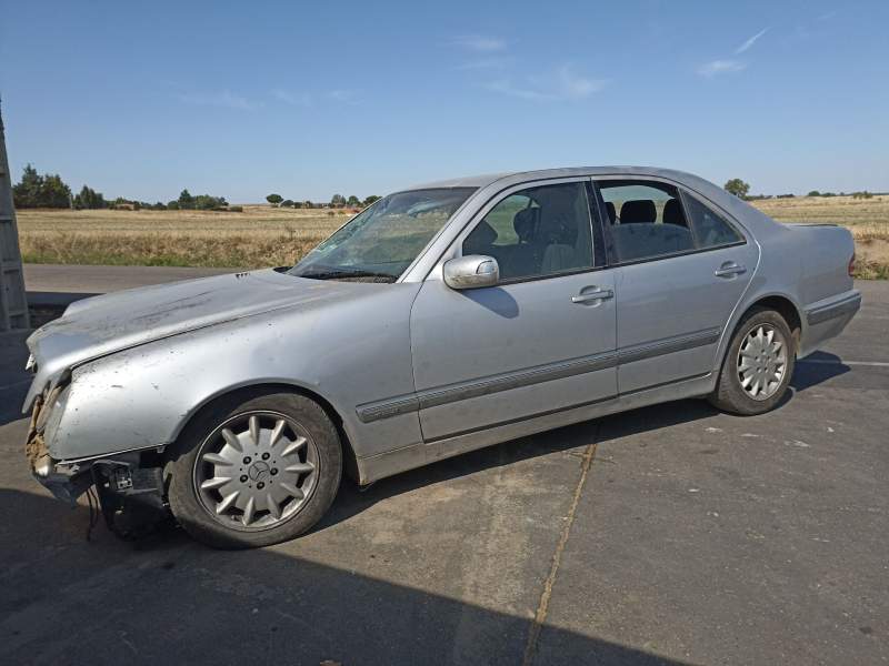 MERCEDES-BENZ CLASE E (W210)