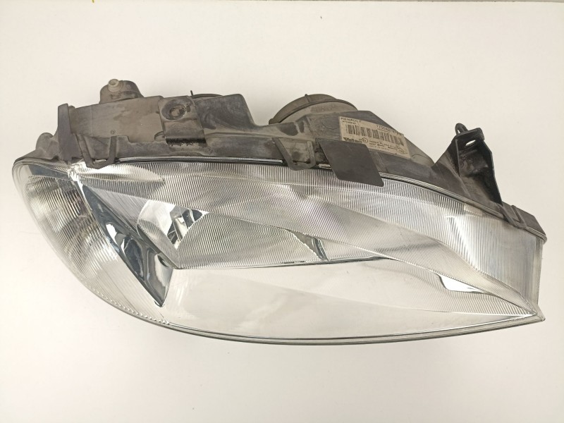 Recambio de faro derecho para renault megane i (ba0/1_) 1.9 dti (ba1u) referencia OEM IAM 7700427870 67743620 