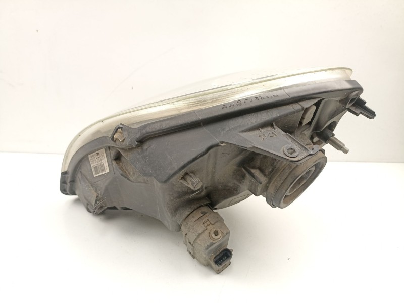 Recambio de faro derecho para nissan kubistar 1.5 dci referencia OEM IAM 8200236591  