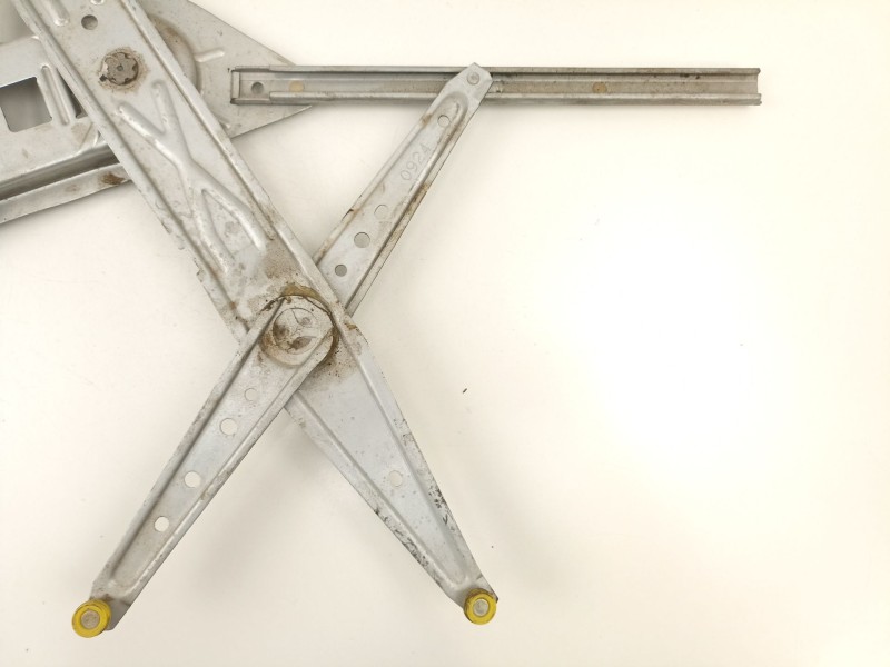 Recambio de elevalunas delantero derecho para renault kangoo 1.5 dci referencia OEM IAM 8200188551  