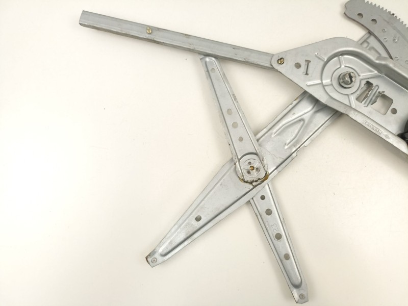 Recambio de elevalunas delantero derecho para renault kangoo 1.5 dci referencia OEM IAM 8200188551  