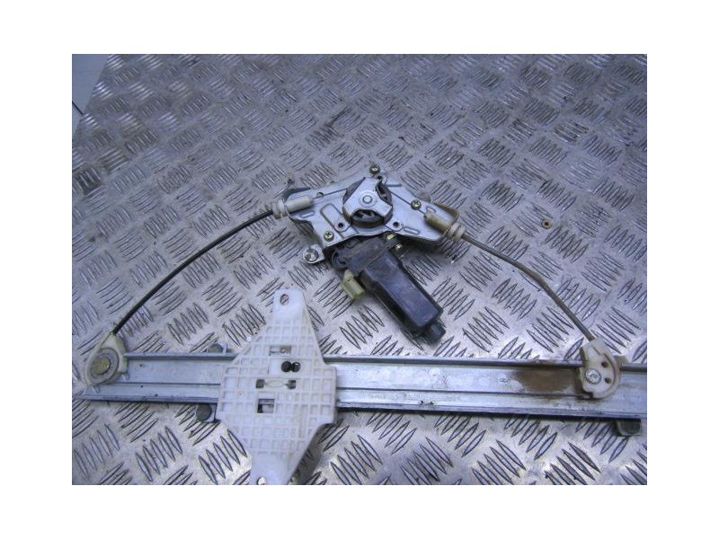 Recambio de elevalunas elec. tra. izq. : hyundai terracan : 2.5 td (100,07cv) [2002] para hyundai terracan 2.5 td referencia OEM