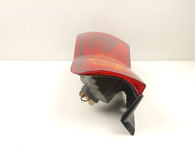 Recambio de piloto trasero derecho para hyundai matrix (fc) 1.6 referencia OEM IAM 9240217010  