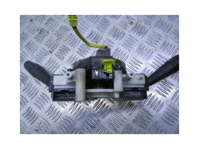 Recambio de mando luces y limpias : hyundai terracan : 2.5 td (100,07cv) [2002] para hyundai terracan 2.5 td referencia OEM IAM 