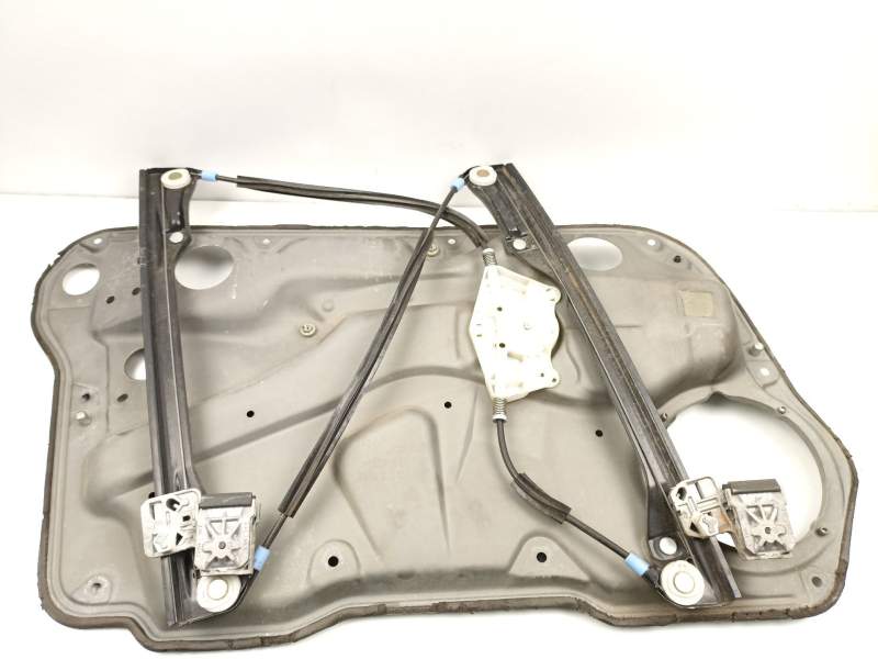 Recambio de elevalunas delantero derecho para volkswagen golf 1.9 tdi referencia OEM IAM 1J4837756F  