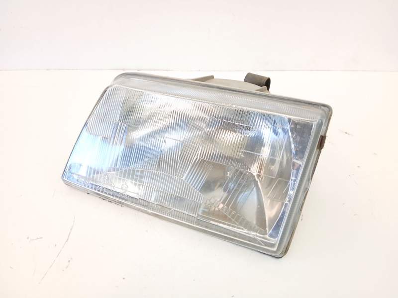 Recambio de faro izquierdo para peugeot 205 1.8 referencia OEM IAM 6204A4  