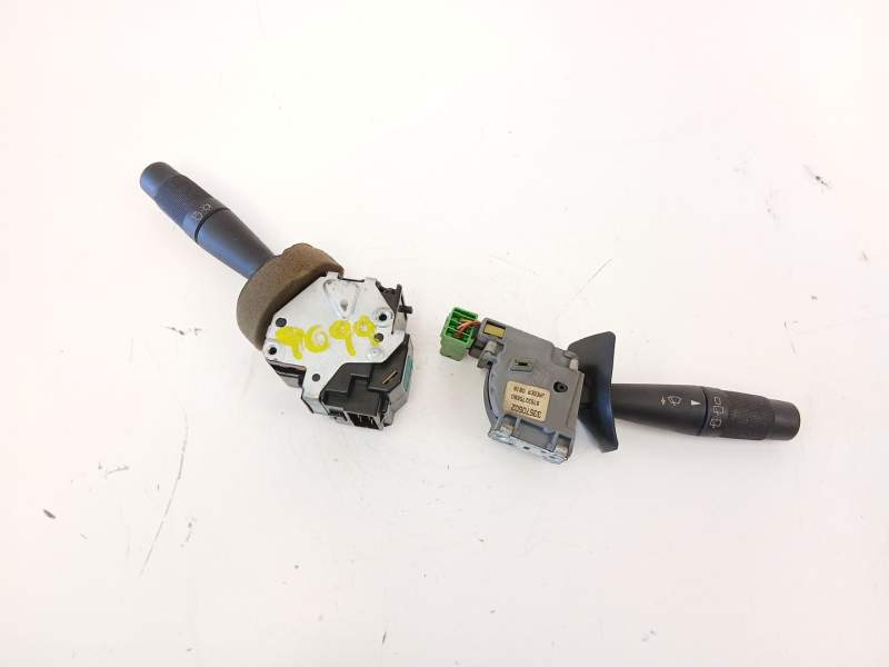 Recambio de mando luces y limpias para peugeot 205 1.8 referencia OEM IAM 9753468680  9753468680