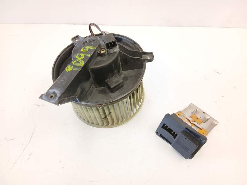 Recambio de motor calefaccion para peugeot 205 1.8 referencia OEM IAM 644187  