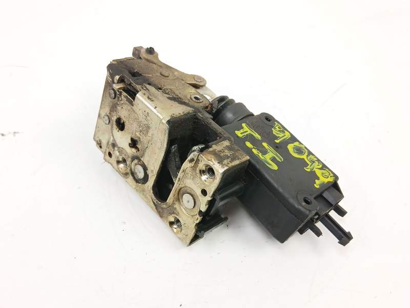 Recambio de cerradura puerta trasera izquierda para peugeot 205 1.8 referencia OEM IAM 913729  