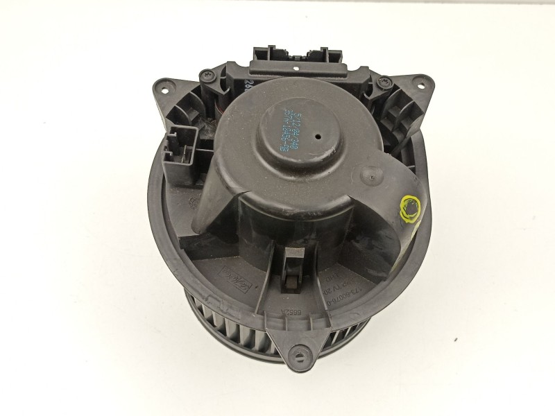 Recambio de motor calefaccion para ford focus 1.6 g referencia OEM IAM 3S7H18456AB  