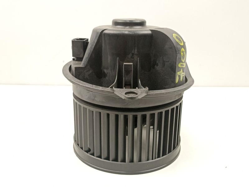 Recambio de motor calefaccion para ford focus 1.6 g referencia OEM IAM 3S7H18456AB  