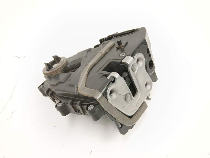 Recambio de cerradura puerta trasera izquierda para renault captur ii (hf_) blue dci 115 (hfad) referencia OEM IAM 825031538R  