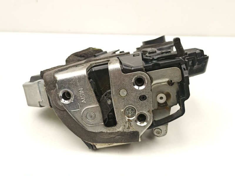 Recambio de cerradura puerta trasera izquierda para lexus is ii (_e2_) 220d (ale20) referencia OEM IAM 6906053040  