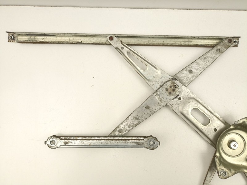 Recambio de elevalunas delantero derecho para lexus is ii (_e2_) 220d (ale20) referencia OEM IAM 6980130260  