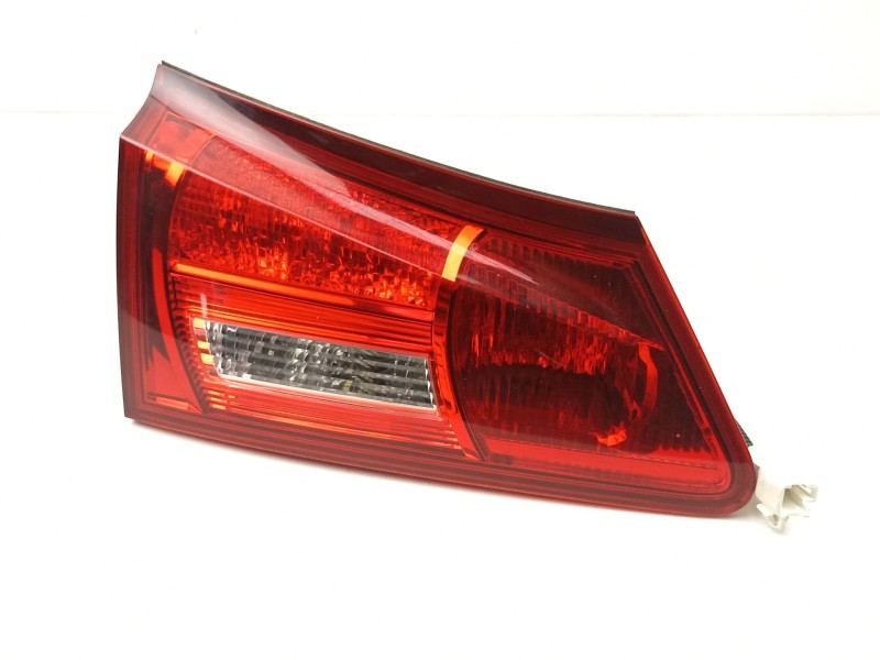 Recambio de piloto porton izquierdo para lexus is ii (_e2_) 220d (ale20) referencia OEM IAM 8159153070  