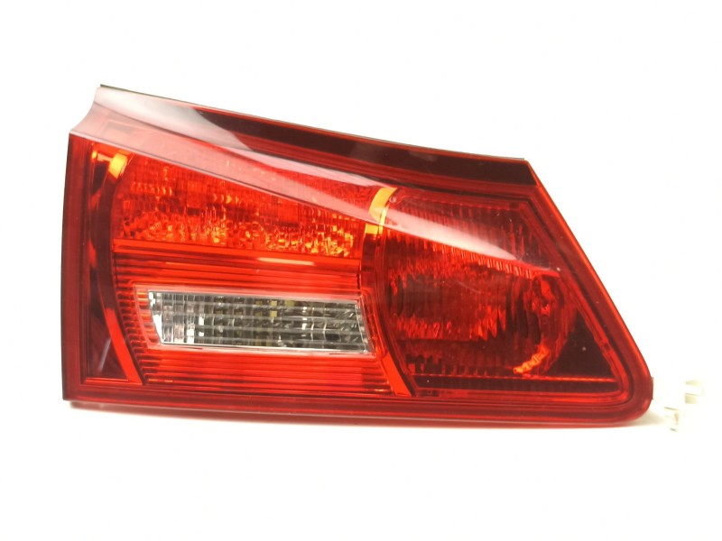 Recambio de piloto porton izquierdo para lexus is ii (_e2_) 220d (ale20) referencia OEM IAM 8159153070  