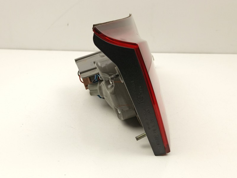 Recambio de piloto porton izquierdo para lexus is ii (_e2_) 220d (ale20) referencia OEM IAM 8159153070  