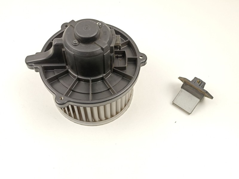 Recambio de motor calefaccion para kia sephia ii sedan (fa) 1.6 i referencia OEM IAM 0K2A161B10  