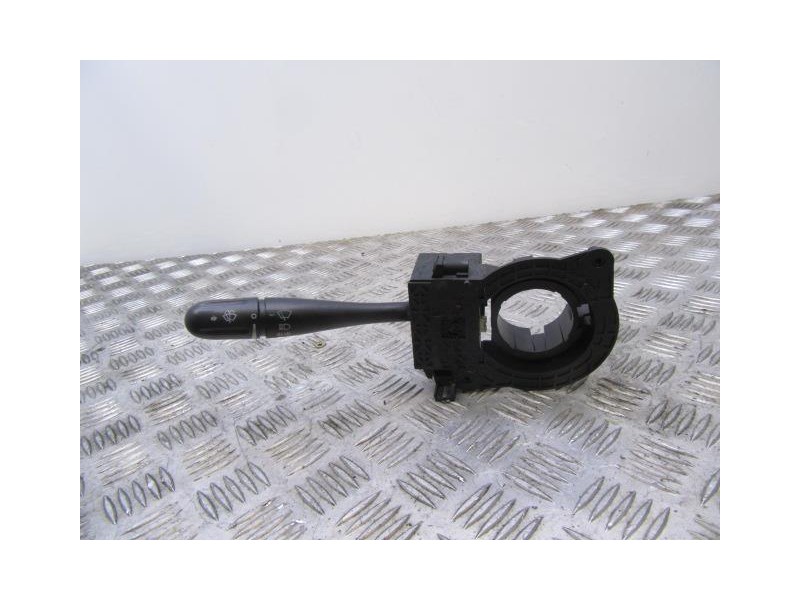 Recambio de mando luces y limpias : chrysler voyager : 2.5 crdi [2004] para chrysler voyager 2.5 crdi referencia OEM IAM 052AA17