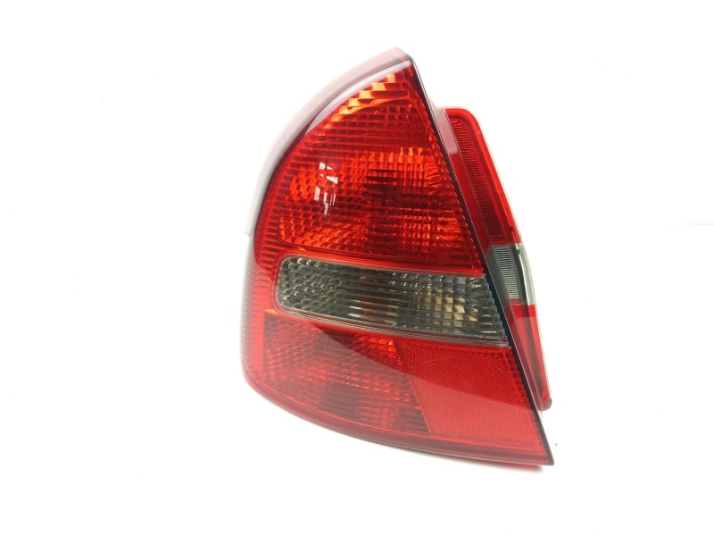 Recambio de piloto trasero izquierdo para mitsubishi carisma 1.8 g referencia OEM IAM MR485469  