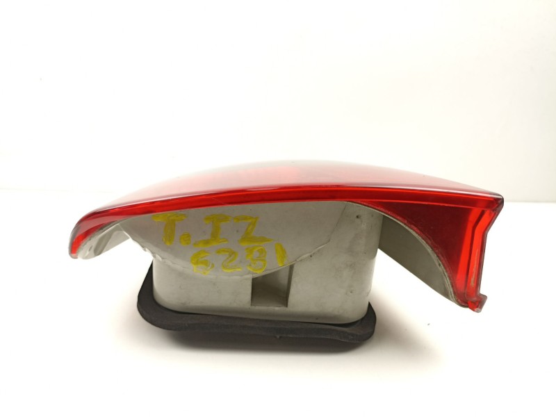 Recambio de piloto trasero izquierdo para mitsubishi carisma 1.8 g referencia OEM IAM MR485469  