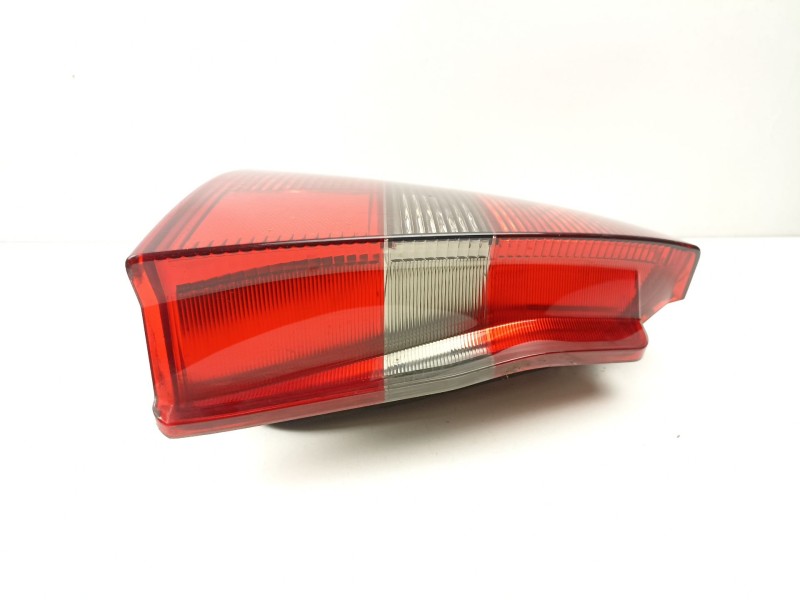 Recambio de piloto trasero izquierdo para mitsubishi carisma 1.8 g referencia OEM IAM MR485469  