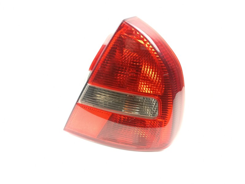 Recambio de piloto trasero derecho para mitsubishi carisma 0.1 d referencia OEM IAM MR485470  