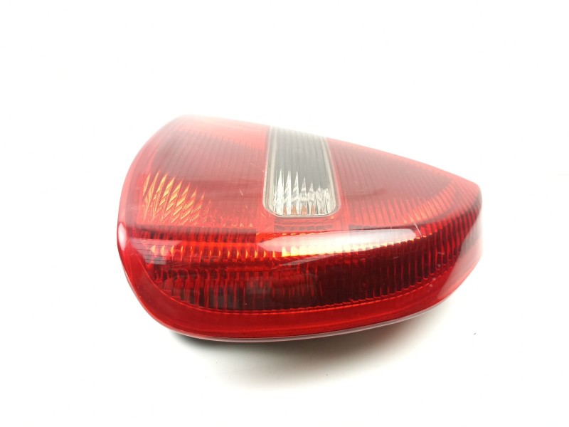 Recambio de piloto trasero derecho para mitsubishi carisma 0.1 d referencia OEM IAM MR485470  