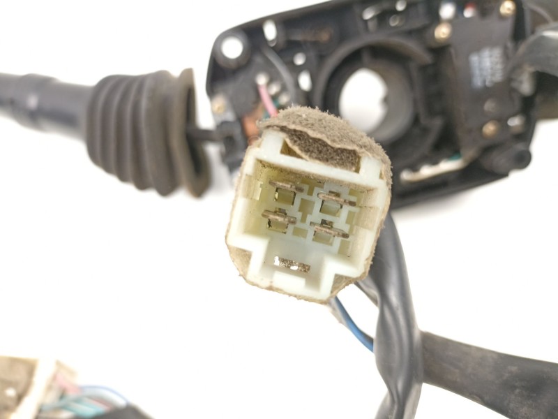 Recambio de mando luces y limpias para ssangyong actyon 2.9 d dm602 referencia OEM IAM 8590005001  