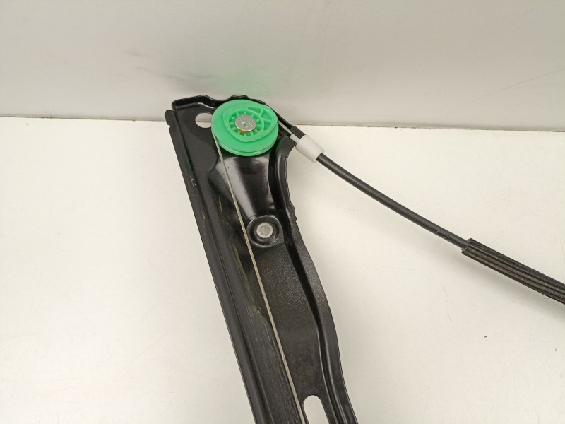 Recambio de elevalunas delantero derecho para bmw 1 (e87) 118 d referencia OEM IAM 7067796  