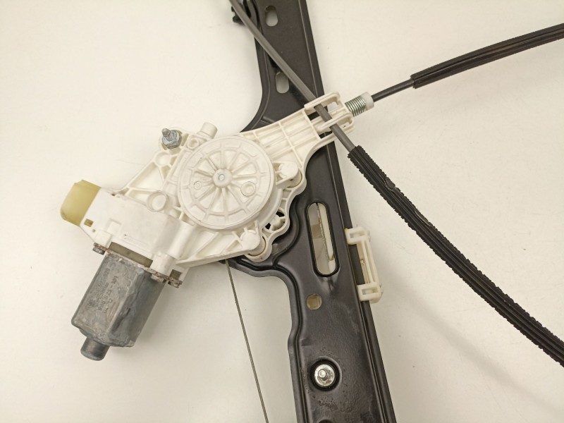 Recambio de elevalunas delantero derecho para bmw 1 (e87) 118 d referencia OEM IAM 7067796  