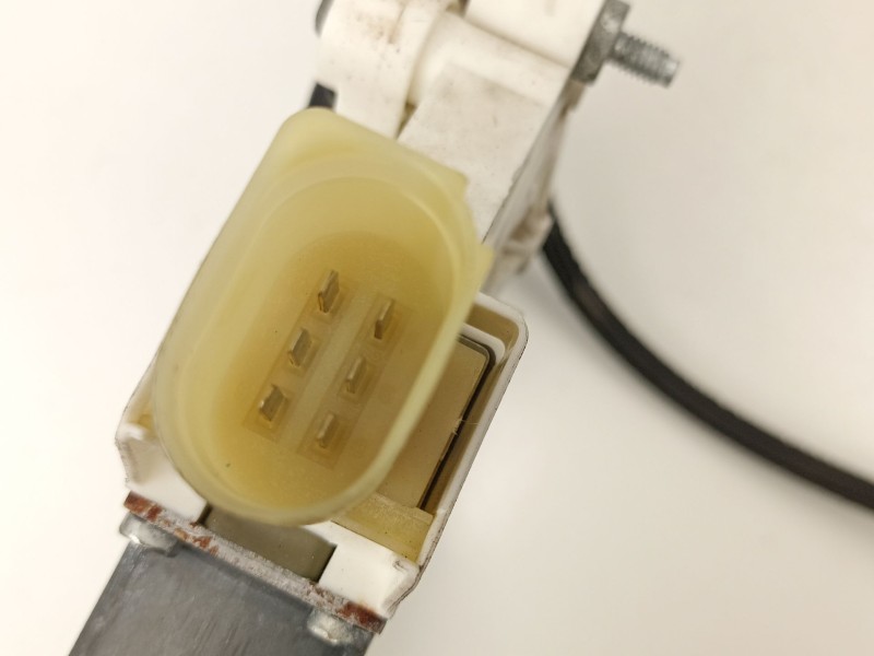 Recambio de elevalunas delantero derecho para bmw 1 (e87) 118 d referencia OEM IAM 7067796  