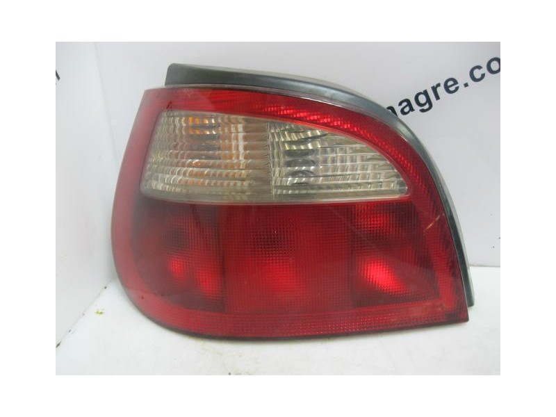 Recambio de piloto trasero izq. : renault megane : 1.9 d/f9q q7 (80,24cv) 5p [2002] para renault megane 1.9 d/f9q q7 referencia 