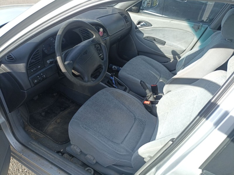 daewoo nubira sedán (j100) del año 1999