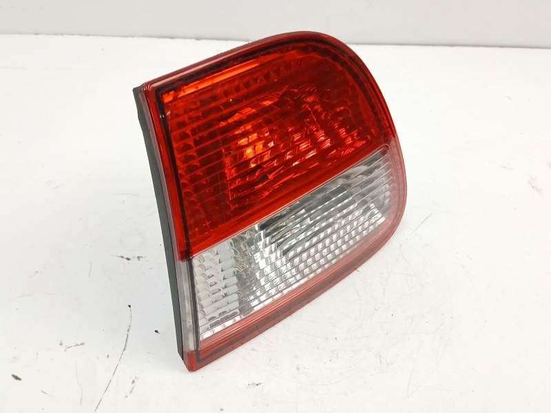 Recambio de piloto porton derecho para seat leon (1m1) 1.6 16 v referencia OEM IAM 1M6945092B  