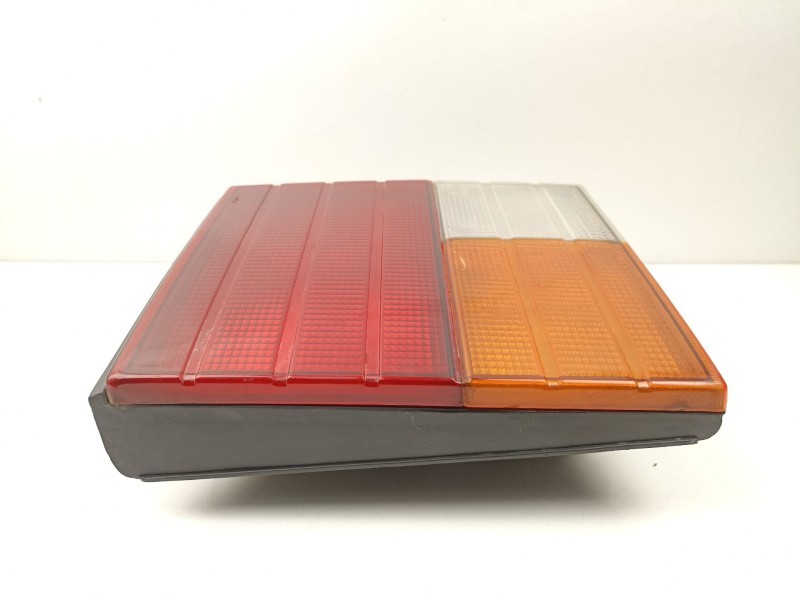 Recambio de piloto porton derecho para ssangyong musso 2.9 td /om662 referencia OEM IAM 8360205501X  