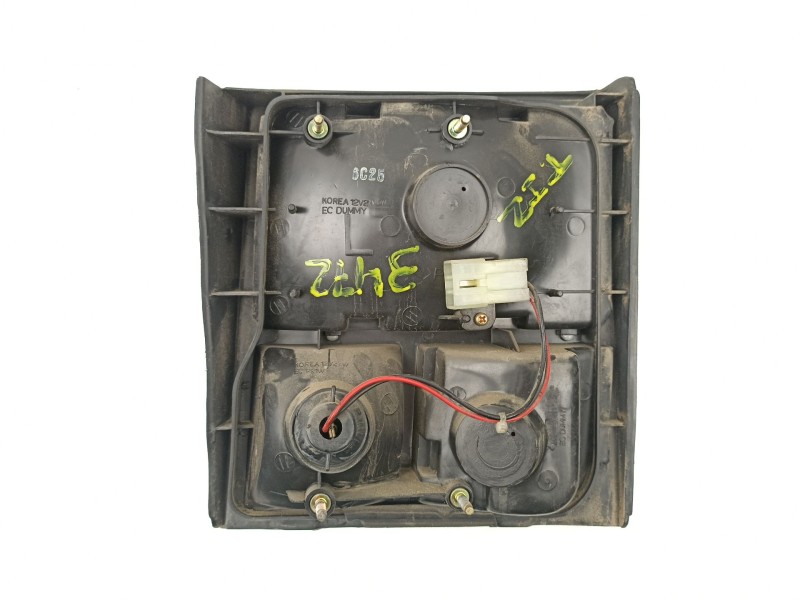 Recambio de piloto porton derecho para ssangyong musso 2.9 td /om662 referencia OEM IAM 8360205501X  