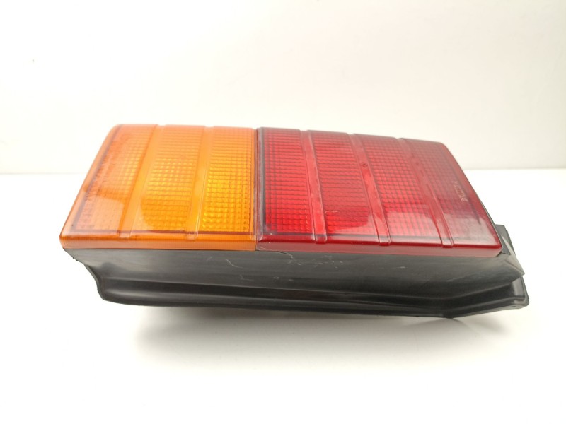 Recambio de piloto trasero izquierdo para ssangyong family 2.3 d -om661 referencia OEM IAM 8360205752  