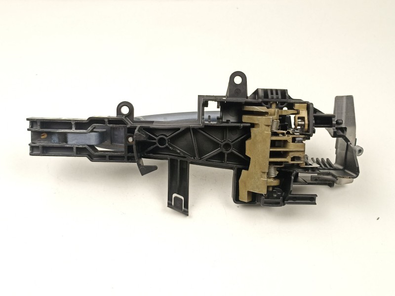 Recambio de manilla delantera izquierda para bmw 1 (e87) 118 d referencia OEM IAM 51217200935  