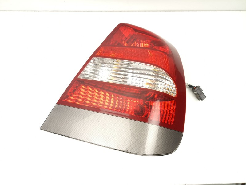 Recambio de piloto trasero derecho para daewoo nubira sedán (j100) 1.6 16v referencia OEM IAM 96272036  