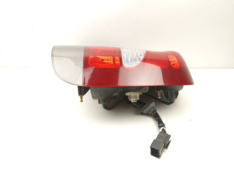 Recambio de piloto trasero derecho para daewoo nubira sedán (j100) 1.6 16v referencia OEM IAM 96272036  