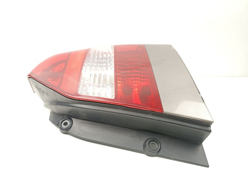 Recambio de piloto trasero derecho para daewoo nubira sedán (j100) 1.6 16v referencia OEM IAM 96272036  