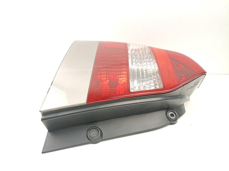 Recambio de piloto trasero izquierdo para daewoo nubira sedán (j100) 1.6 16v referencia OEM IAM 96272035  