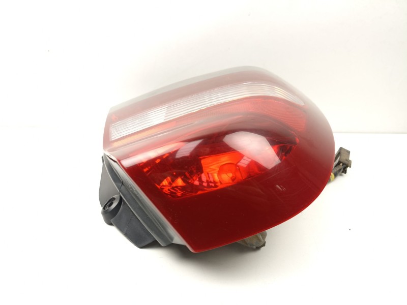 Recambio de piloto trasero izquierdo para daewoo nubira sedán (j100) 1.6 16v referencia OEM IAM 96272035  