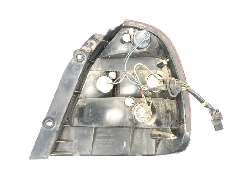 Recambio de piloto trasero izquierdo para daewoo nubira sedán (j100) 1.6 16v referencia OEM IAM 96272035  